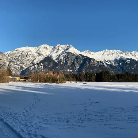 Waldchalet Am Eichhof 因斯布鲁克