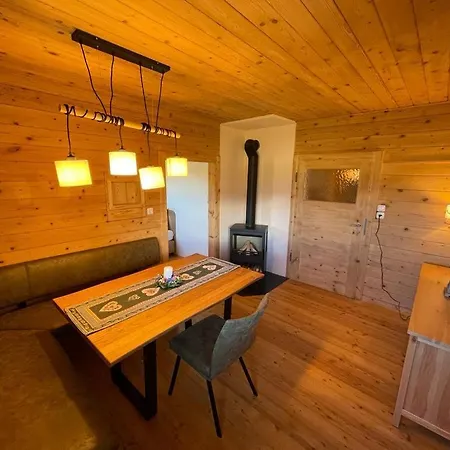 Waldchalet Am Eichhof Dağ evi